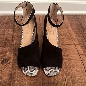 Antonio Melani snake print heel